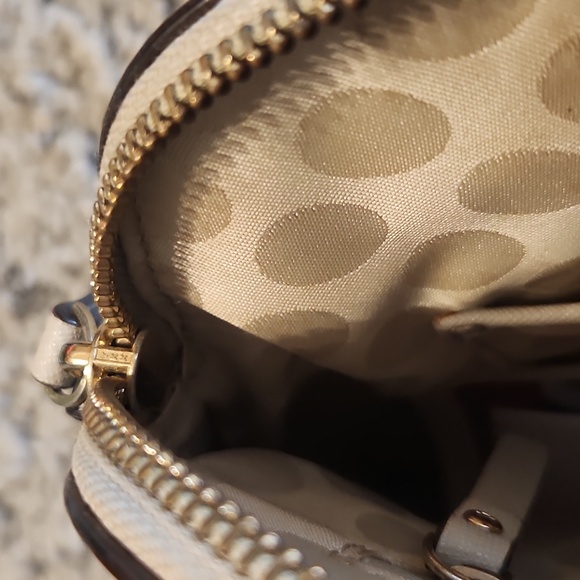 Purse - Picture 2 of 3